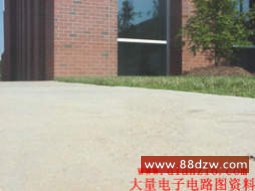 将照片与计算机生成的场景进行比较,您会看到令人惊奇的效果。